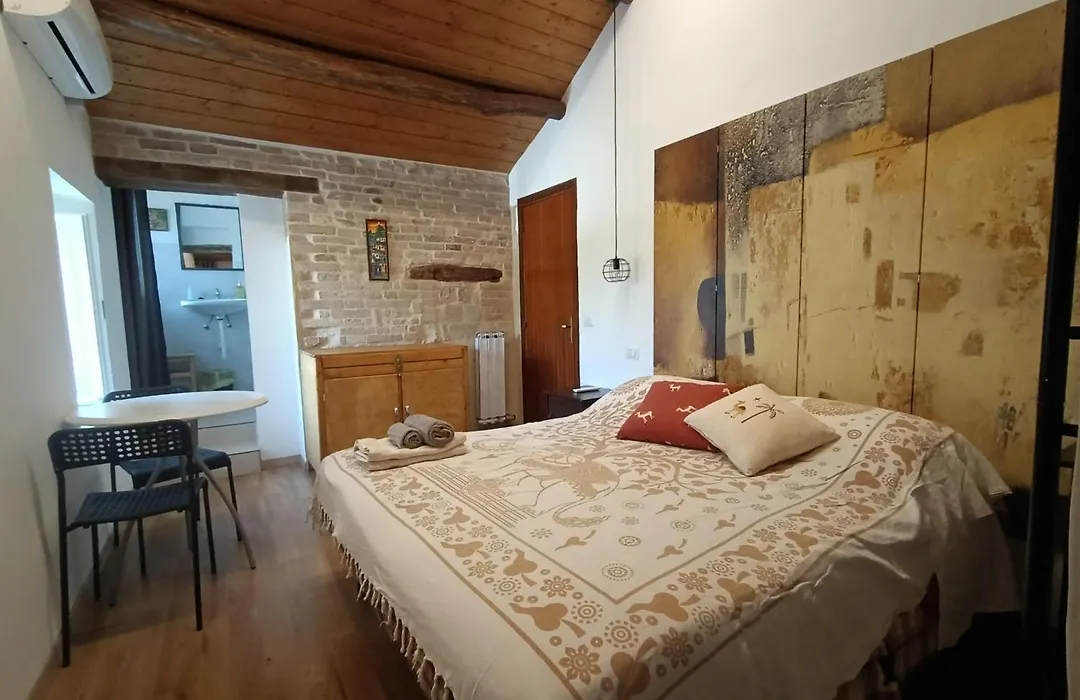 La casa sul tetto, Room's&Glamping-1